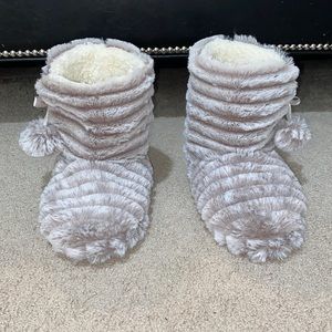 Women’s Bedroom Shoes/Boots